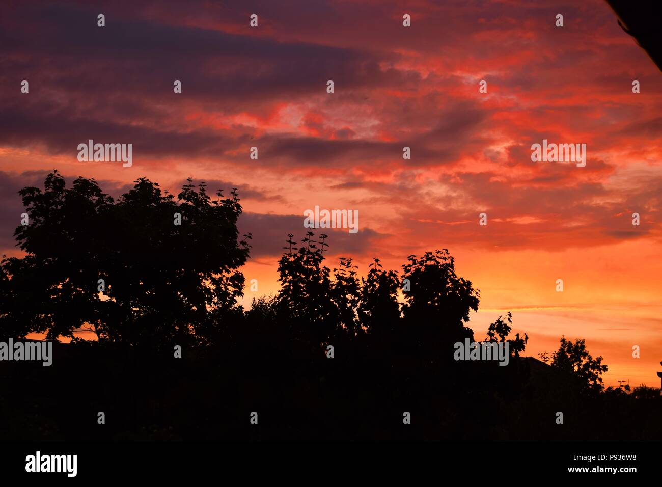 Rainy sunset hi-res stock photography and images - Alamy