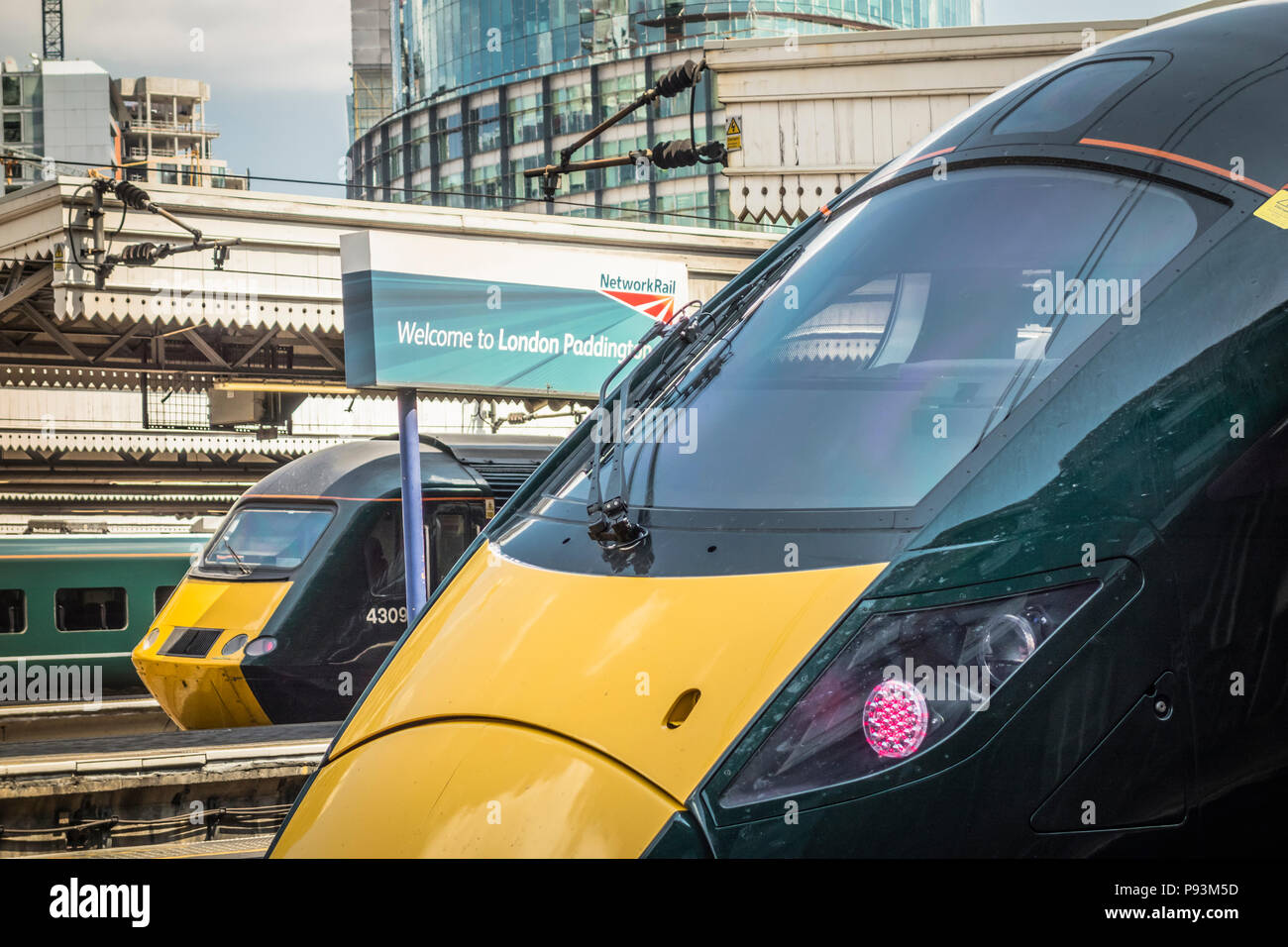 Hitachi Class 800 Intercity-Express locomotive train at Paddington Station, London, UK Stock Photo