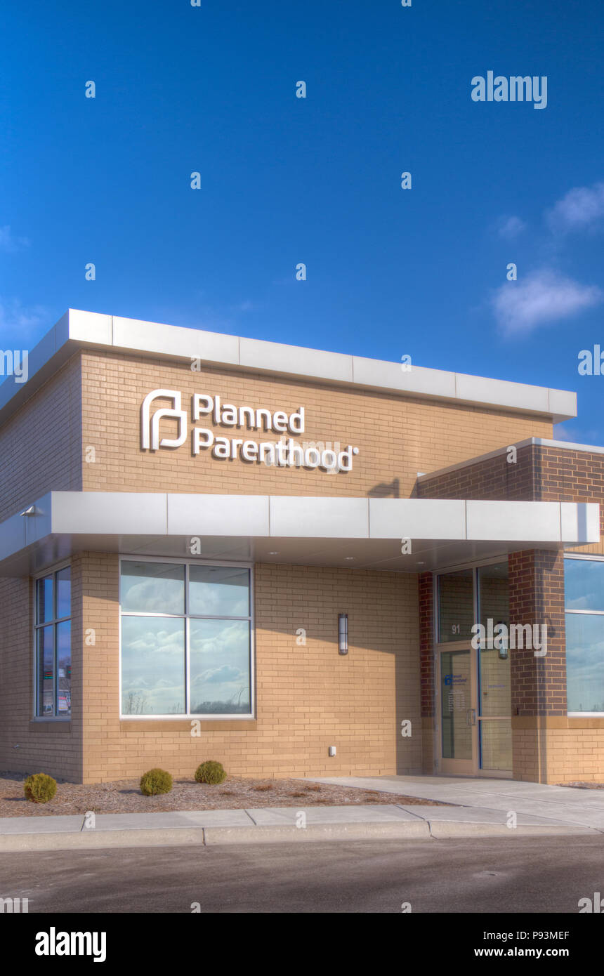 ST. PAUL, MN/USA - JANUARY 1, 2017: Planned Parenthood clinic exterior and logo. Stock Photo