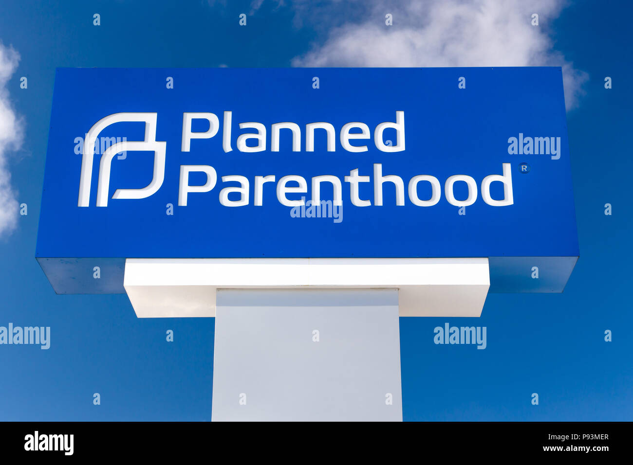 ST. PAUL, MN/USA - JANUARY 1, 2017: Planned Parenthood clinic exterior and logo. Stock Photo