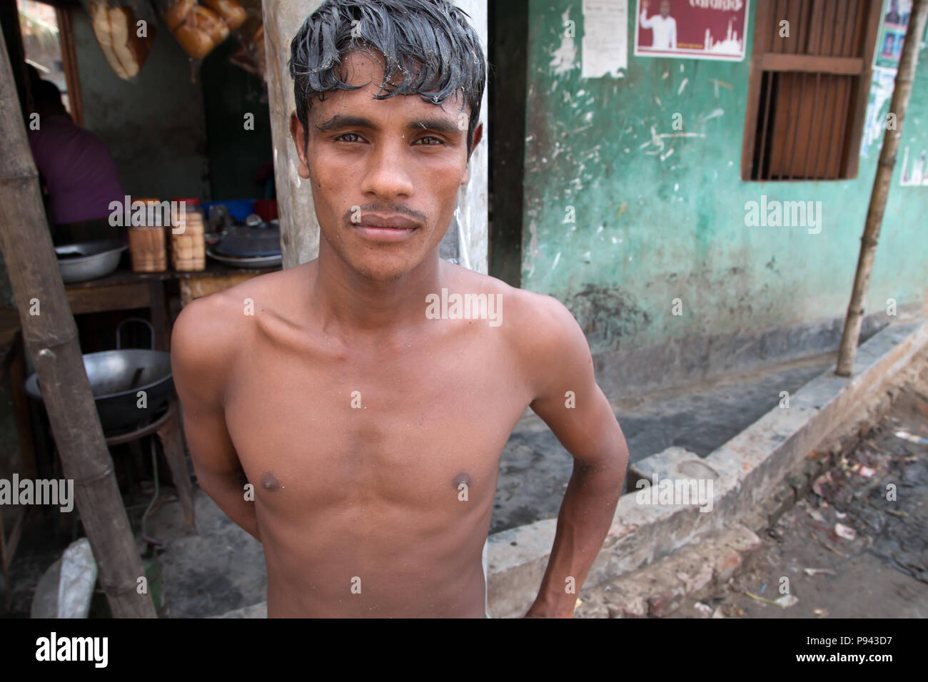 Worker in in Hazaribagh tannery, Dhaka, Bangladesh Stock Photo