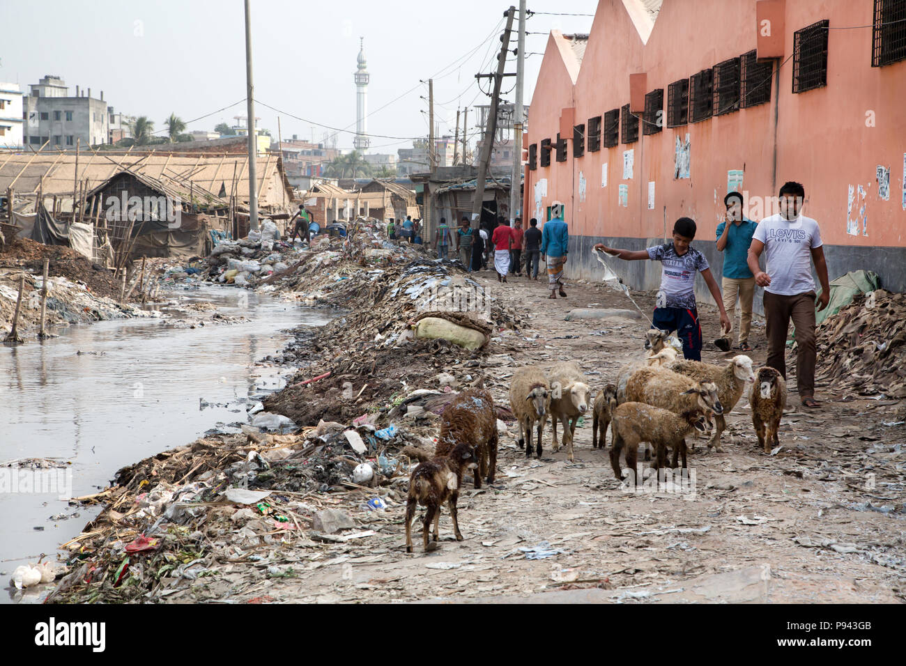дакка трущобы. дакка бангладеш трущобы. дакка река буриганга. дакка (бангладеш) загрязнение. дакка бангладеш самый грязный город.