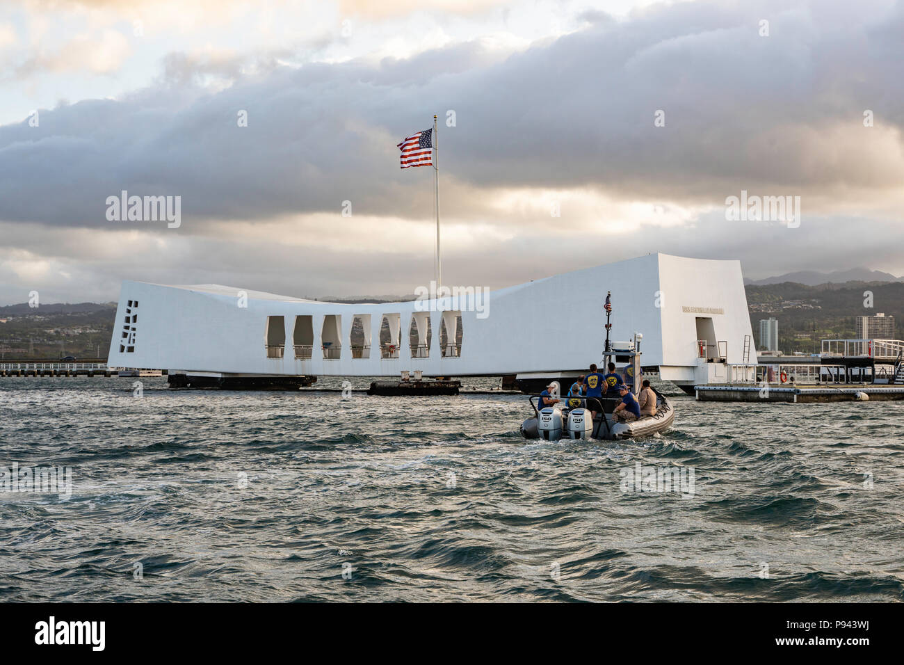 Uss arizona salvage pearl harbor hires stock photography and images