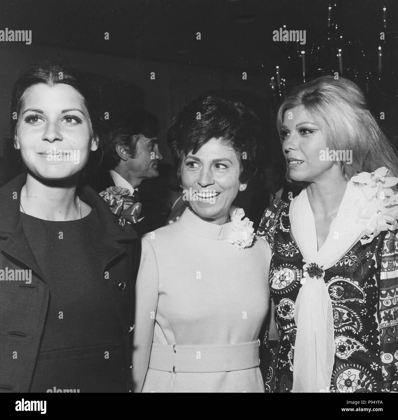 1960's -1970's - NANCY SINATRA with Tina sinatra and their mother Nancy Sinatra Sr.'' Heart of Gold'' Luncheon.Supplied by Photos, inc. Credit: Globe Photos/ZUMAPRESS.com/Alamy Live News Stock Photo