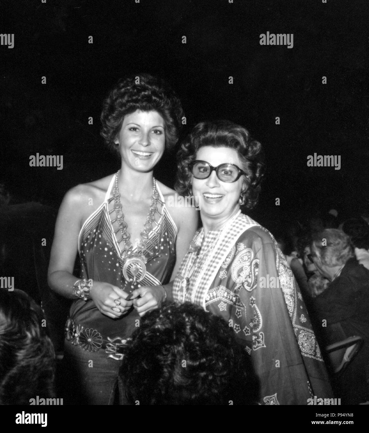 1960's- 1970's - TINA SINATRA WITH HER MOTHER NANCY SINATRA. Credit: Globe Photos/ZUMAPRESS.com/Alamy Live News Stock Photo