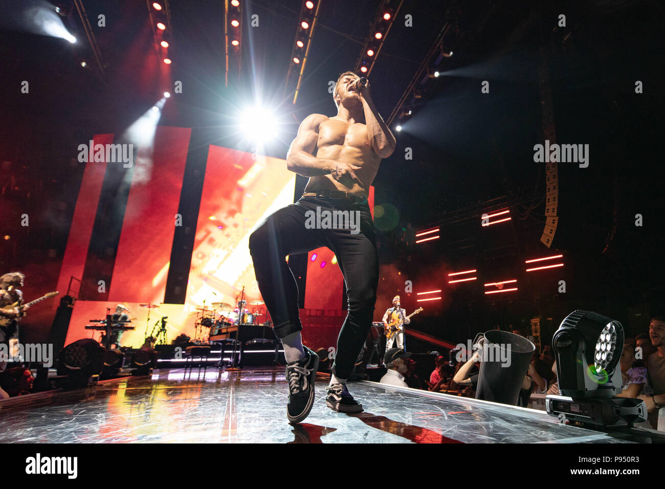 Tinley Park, Illinois, USA. 13th July, 2018. DAN REYNOLDS and BEN MCKEE of Imagine Dragons during the Evolve World Tour at Hollywood Casino Amphitheater in TInley Park, Illinois Credit: Daniel DeSlover/ZUMA Wire/Alamy Live News Stock Photo