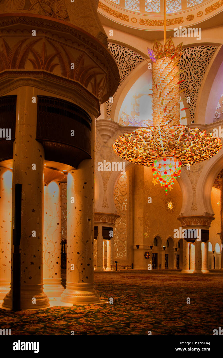 United Arab Emirates, UAE, Abu Dhabi City, Sheikh Zayed Grand Mosque,  constructed 1996 - 2007, interior Stock Photo