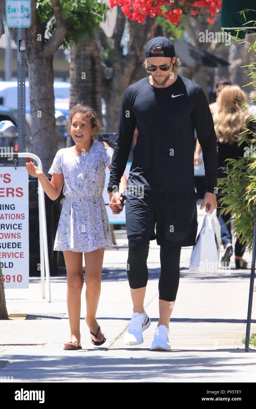 Gabriel Aubry taking his daughter Nahla to Joan's on Third ...