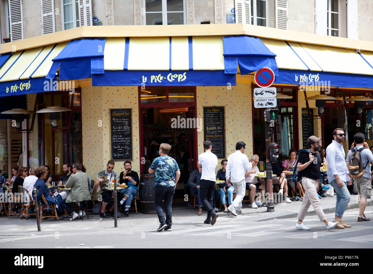 Restaurant Le Pick Clops on Rue du Roi de Sicile in Paris, france Stock ...
