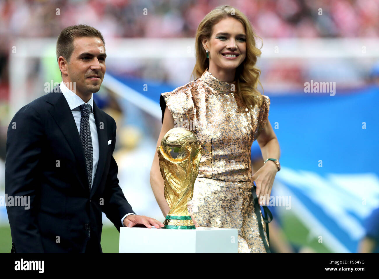 Former Germany captain Philipp Lahm and Natalia Vodianova pose with the world  cup trophy prior to the FIFA World Cup Final at the Luzhniki Stadium,  Moscow Stock Photo - Alamy