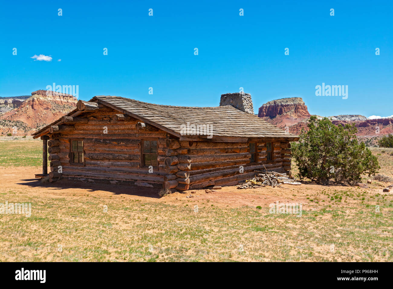 New Mexico, Rio Arriba County, Ghost Ranch, cabin built as part of movie set for 1991 film City Slickers Stock Photo