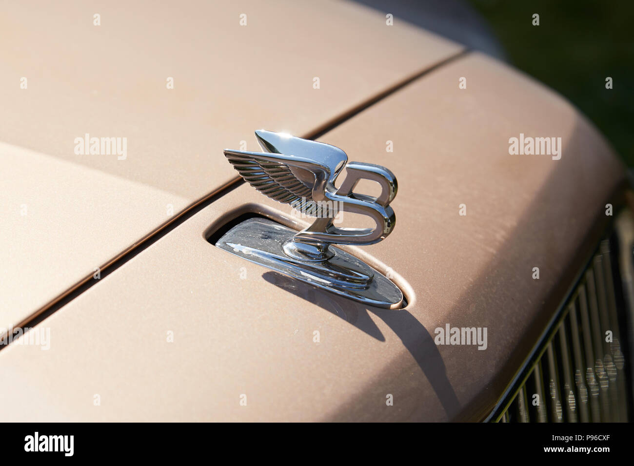 Bronze Car High Resolution Stock Photography And Images Alamy