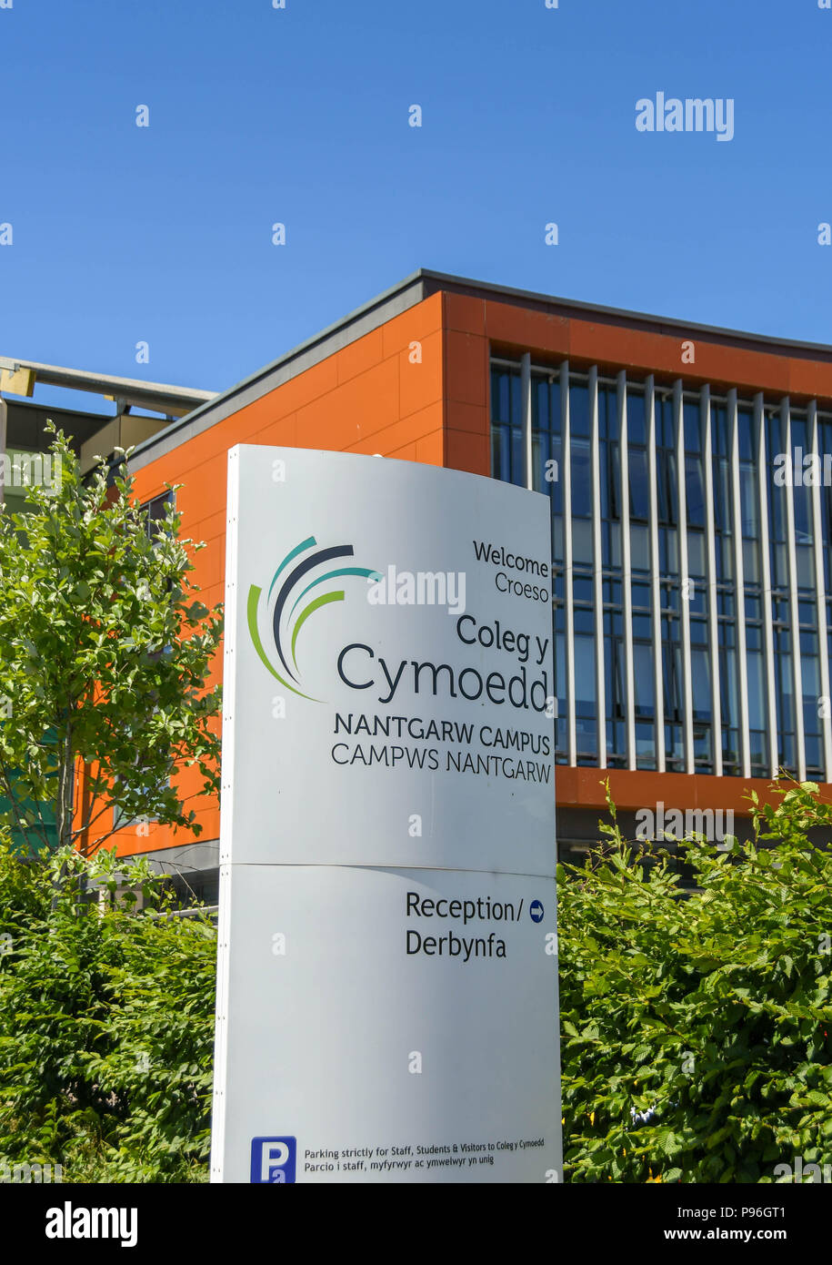 Sign outside the Nantgarw campus building of Coleg y Cymoedd Stock Photo