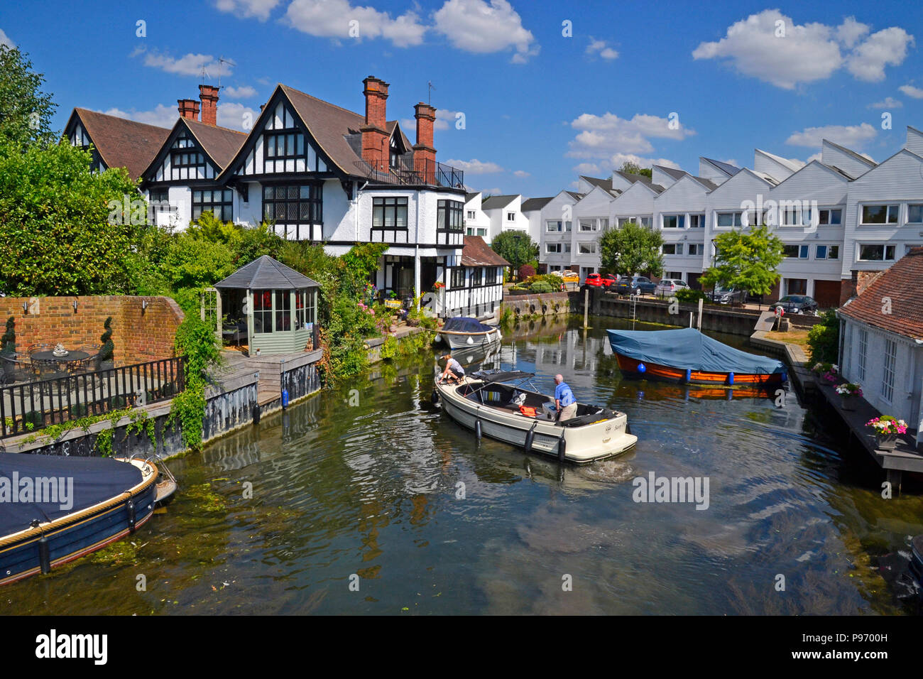 River reflections at marlow on thames hires stock photography and