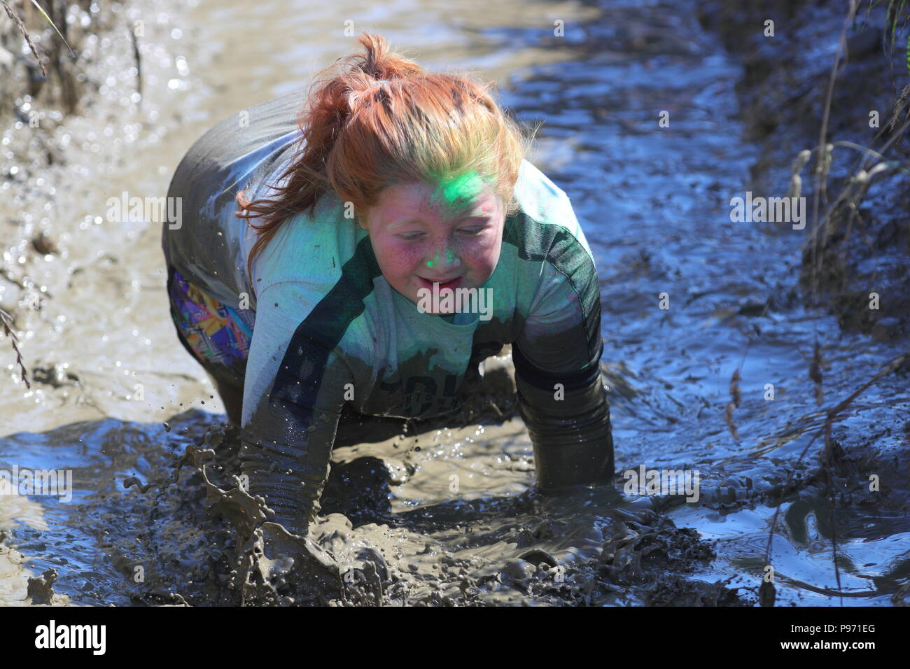 Girls in mud hi-res stock photography and images - Page 3 - Alamy