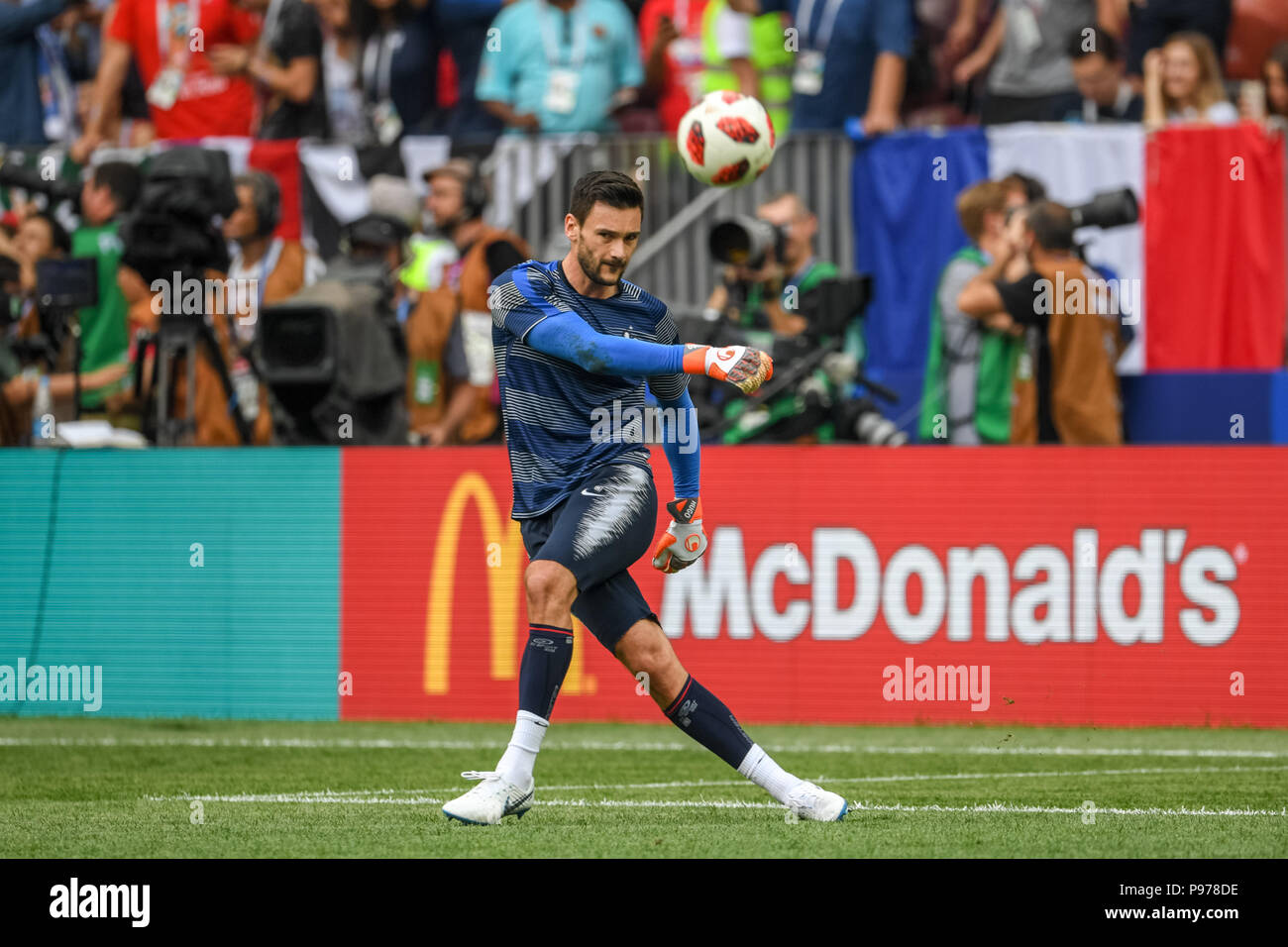 Luzhniki Stadium, Moscow, Russia. 15th July, 2018. FIFA World Cup Football Final, France versus Croatia; Hugo Lloris of France warming up Credit: Action Plus Sports/Alamy Live News Stock Photo