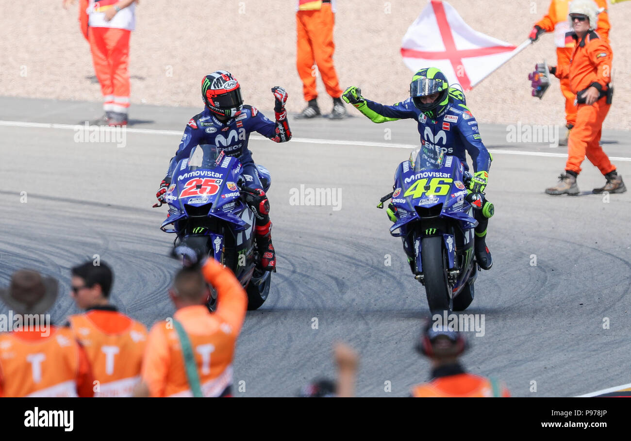 Hohenstein-Ernstthal, Germany. 15th July, 2017. German motorcycle Grand  Prix, MotoGP at the Sachsenring: Valentino Rossi (R, Italy, Movistar Yamaha  MotoGP) and Maverick Vi-ales (Spain, Movistar Yamaha MotoGP) congratulate  each other after the