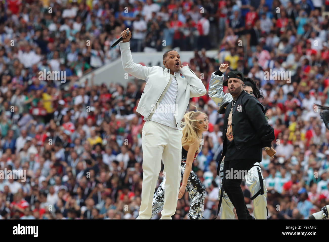 Moscow, Russia. 15th July, 2018. U.S. actor Will Smith (L front) performs at the closing ceremony of the 2018 FIFA World Cup in Moscow, Russia, July 15, 2018. Credit: Yang Lei/Xinhua/Alamy Live News Stock Photo