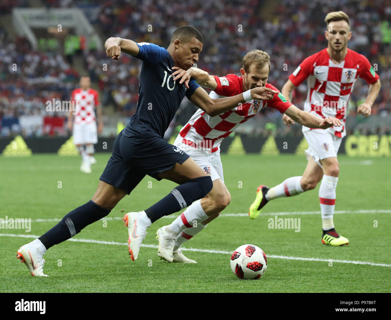 (180715) -- MOSCOW, July 15, 2018 (Xinhua) -- Kylian Mbappe (L) of France competes during the 2018 FIFA World Cup final match between France and Croatia in Moscow, Russia, July 15, 2018. (Xinhua/Cao Can) Stock Photo