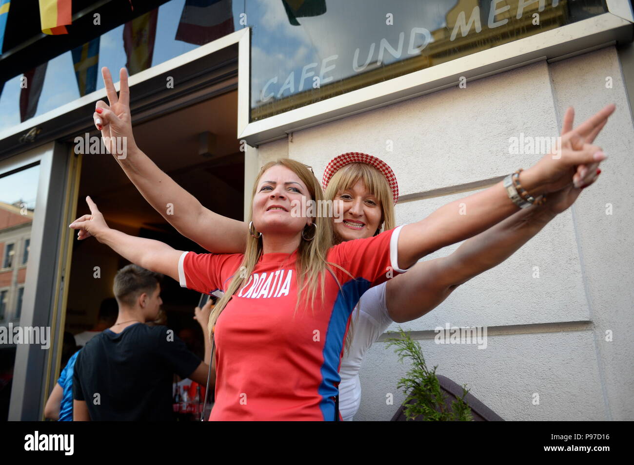 Vienna, Austria. 15 July 2018. World Cup finals in the district of Ottakring in Vienna, where there are many Croatian restaurants with live view. For the final game of the Croats against France (beginning: 17.00 clock) prepares the Vienna police for another use in the local mile. The approximately 300 to 350 officials will carry out identity checks in advance of the final match to ensure pyrotechnic articles. Credit: Franz Perc/Alamy Live News Credit: Franz Perc/Alamy Live News Stock Photo