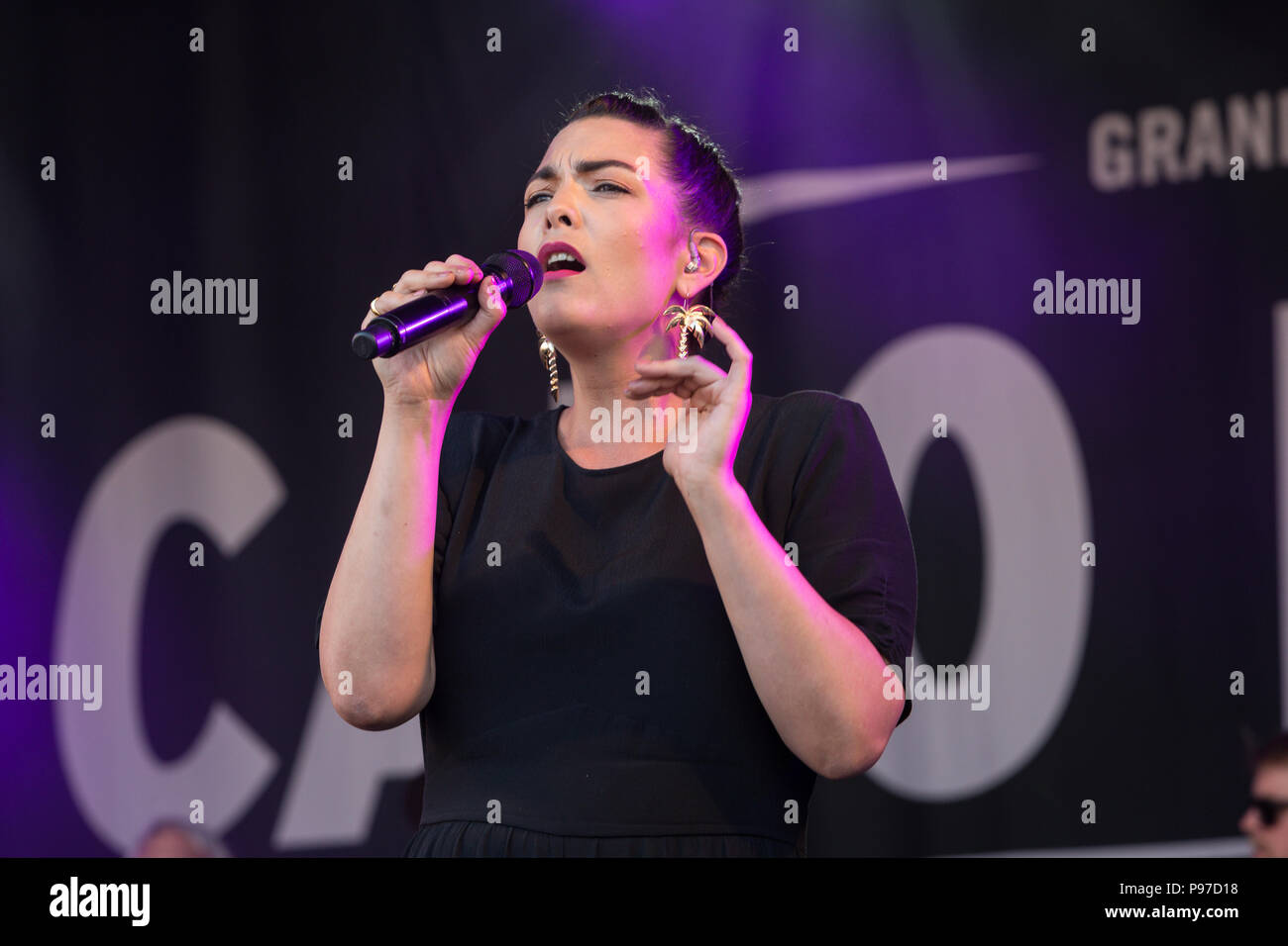 Caro Emerald performs at the 2018 Cornbury Festival, Great Tew, Oxfordshire, UK. 15th July 2018. Caroline Esmeralda van der Leeuw (born 26 April 1981) is a Dutch pop and jazz singer. She debuted under the stage name "Caro Emerald" in July 2009 with "Back It Up". Follow-up single "A Night Like This" reached #1 in the Netherlands. Emerald is often praised for her outstanding live performances. She predominantly performs in English mixed in with her own made up words in the form of scat singing as demonstrated in her hit "Back It Up". Credit: John Lambeth/Alamy Live News Stock Photo