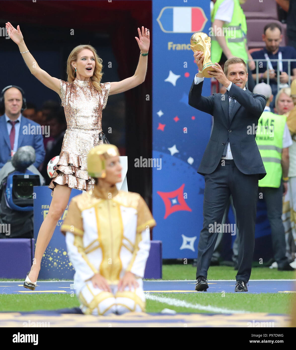 Moscow, Russia. 15th July, 2018. Former Germany's player Philipp Lahm (R) shows the World Cup trophy during the closing ceremony of the 2018 FIFA World Cup in Moscow, Russia, July 15, 2018. Credit: Yang Lei/Xinhua/Alamy Live News Stock Photo