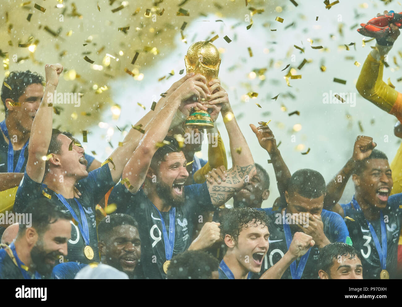 Moscow, Russia. 15th July 2018. Moscow, Russia. 15th July 2018.  Hugo LLORIS, Fra 1 goalkeeper, Kylian MBAPPE, FRA 10 Olivier GIROUD, FRA 9  Antoine GRIEZMANN, FRA 7 with the Official FIFA World Cup Original Trophy, winner, victory, ceremony,  FRANCE  - CROATIA 4-1 Football FIFA WORLD CUP 2018 RUSSIA, Final, Season 2018/2019,  July 15, 2018 in Luzhniki Stadium Moscow, Russia. © Peter Schatz / Alamy Live News Stock Photo