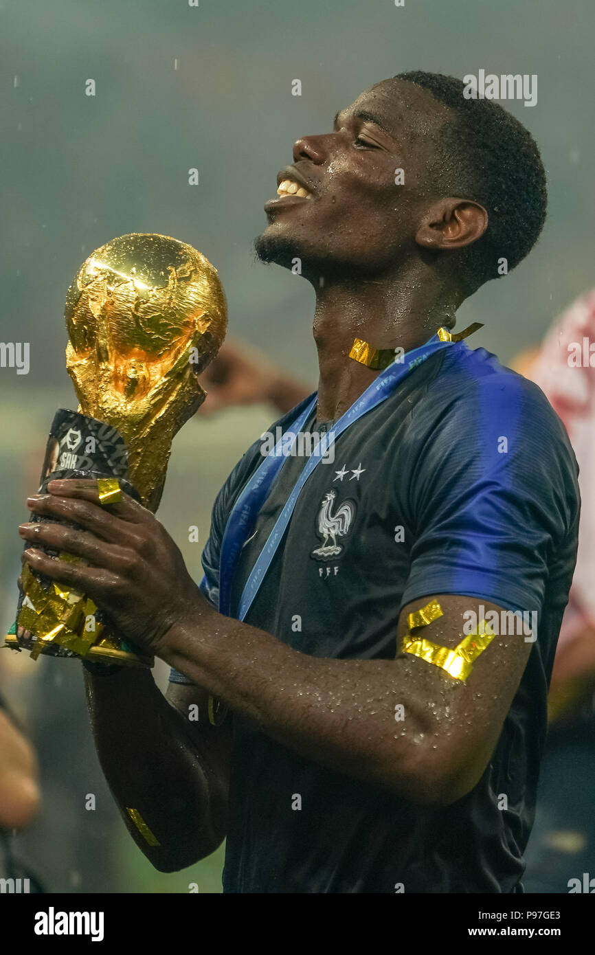Moscow, Russia. 15th July 2018. Paul Pogba of France with the gold at Luzhniki Stadium during the final between Franceand Croatia during the 2018 World Cup. Ulrik Pedersen/CSM Credit: Cal Sport Media/Alamy Live News Stock Photo