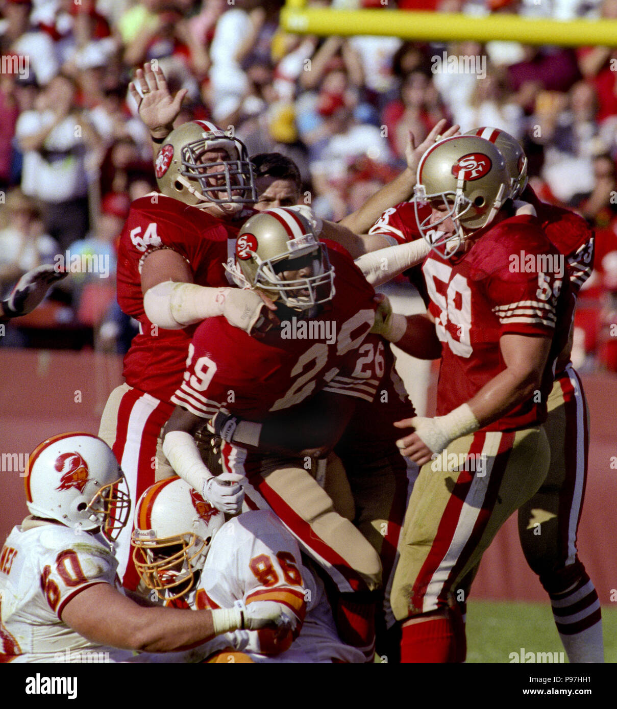 San Francisco, California, USA. 16th Sep, 1990. San Francisco 49ers vs Washington  Redskins at Candlestick Park Sunday, September 16, 1990. 49ers beat Redskins  26-13. 49er tight end Jamie Williams (81) and running