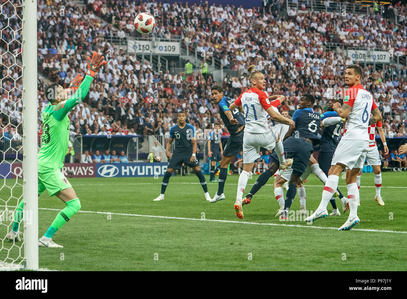 Moscow, Russia. 15th July 2018. Mario Mandzukic of Croatia scoring own goal in the 18rd minute. 1-0 to france at Luzhniki Stadium during the final between Franceand Croatia during the 2018 World Cup. Ulrik Pedersen/CSM Credit: Cal Sport Media/Alamy Live News Stock Photo