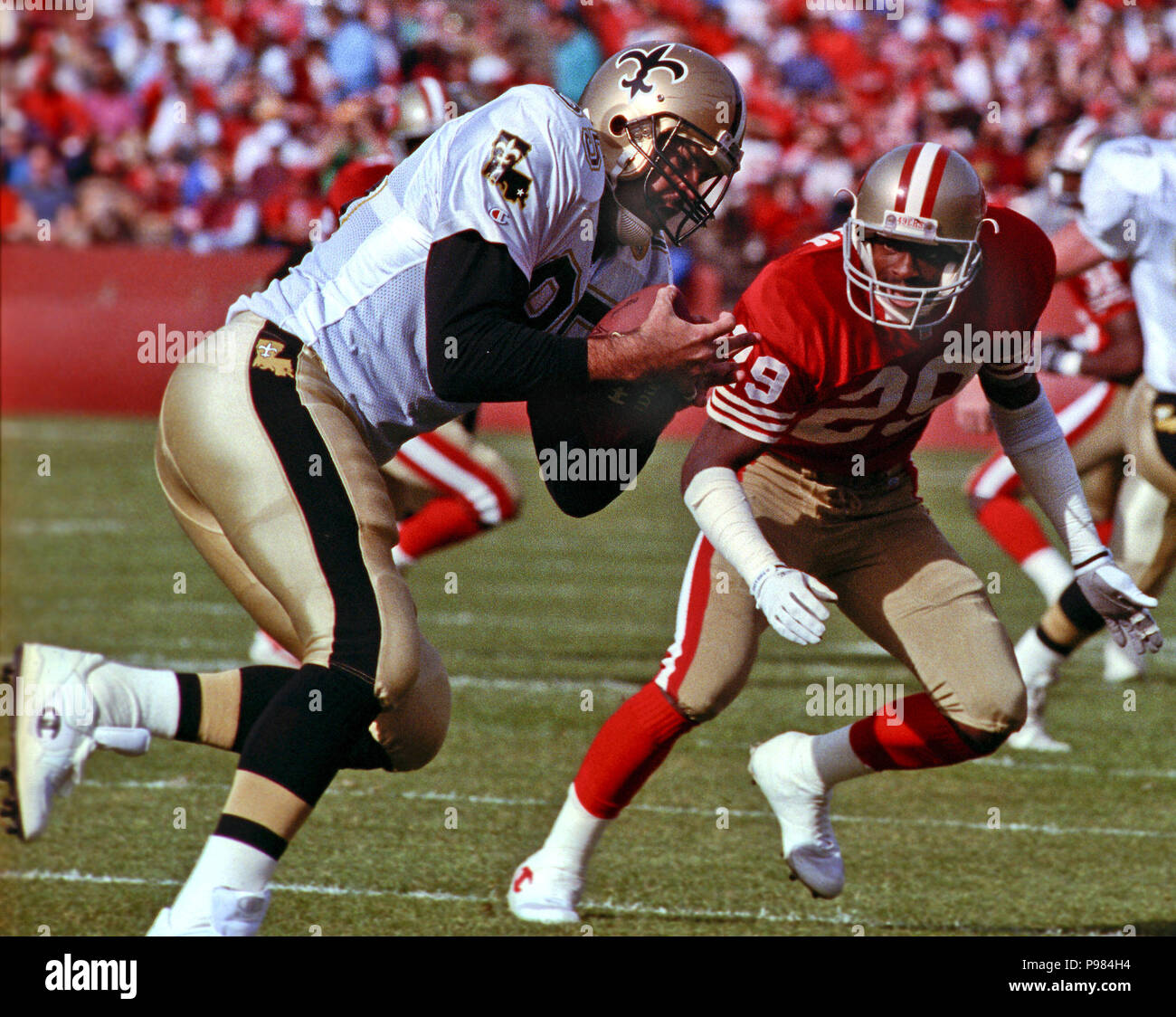 San Francisco, California, USA. 1st Dec, 1991. San Francisco 49ers vs. New  Orleans Saints at Candlestick Park Sunday, December 1, 1991. 49ers beat  Saints 38-24. Saints wide receiver Floyd Turner (88) attempts