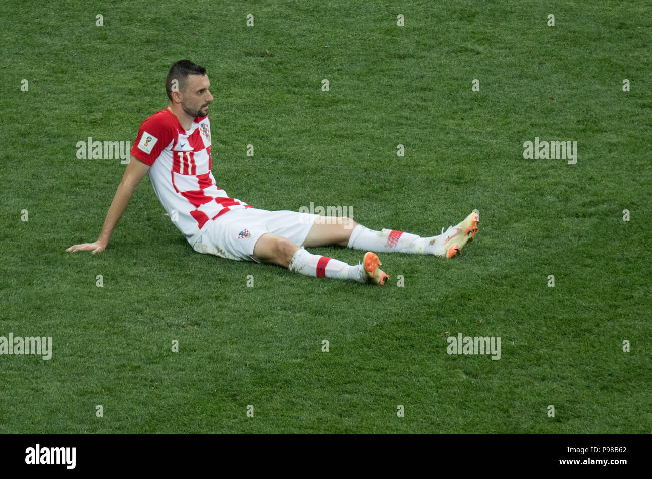 Marcelo BROZOVIC (CRO) is frustrated, frustrated, frozen, disappointed, disappointed, disappointed, disappointed, sad, sits, sitting, full figure, France (FRA) - Croatia (CRO) 4: 2, final, match 64, on 15.07. 2018 in Moscow; Football World Cup 2018 in Russia from 14.06. - 15.07.2018. | Usage worldwide Stock Photo