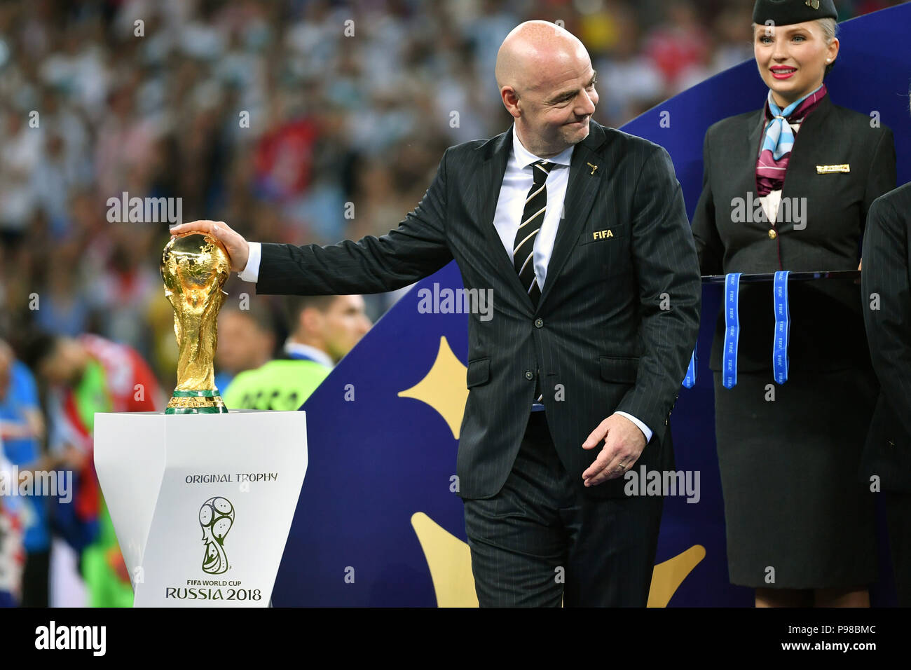 Moscow, Russland. 15th July, 2018. Gianni INFANTINO (FIFA President), pointing to the World Cup, Cup, Trophy