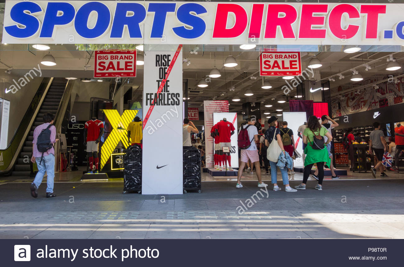 Sports Direct Shop London Stock Photos & Sports Direct Shop London