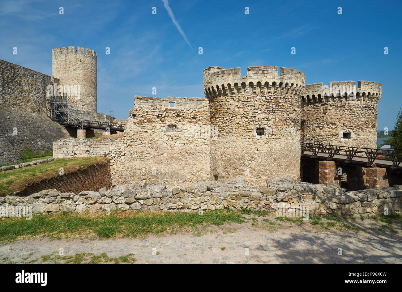 Stone towers walls old hi-res stock photography and images - Alamy
