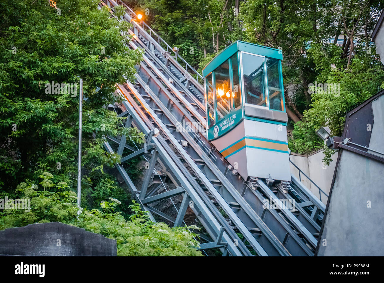 cable car connecting lower and upper town old quebec canada Stock Photo ...