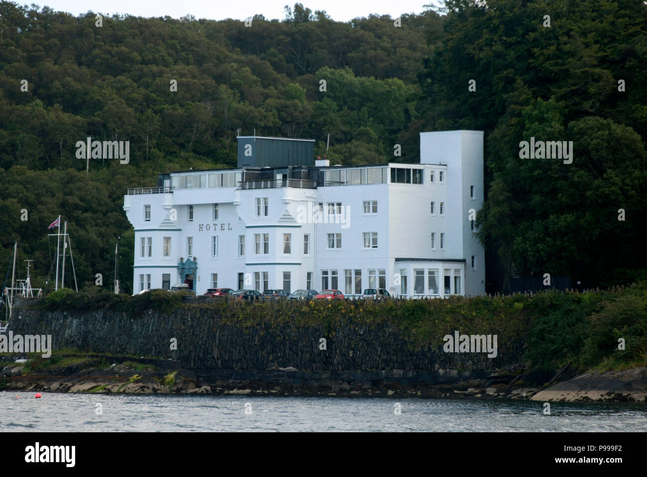 Crinan Hotel Loch Crinan Lochgilphead Argyll Scotland exterior view of white painted four 4 star crinan hotel accommodation dining restaurant food roo Stock Photo