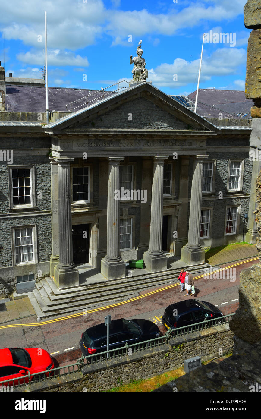 Caernarfon town narrow street hires stock photography and images Alamy