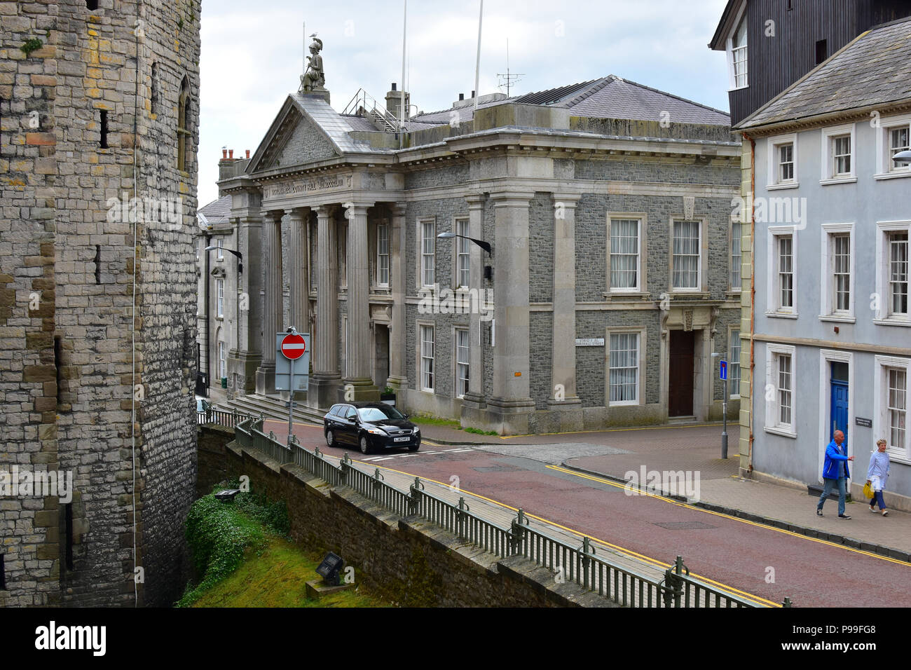 Caernarfon town narrow street hires stock photography and images Alamy