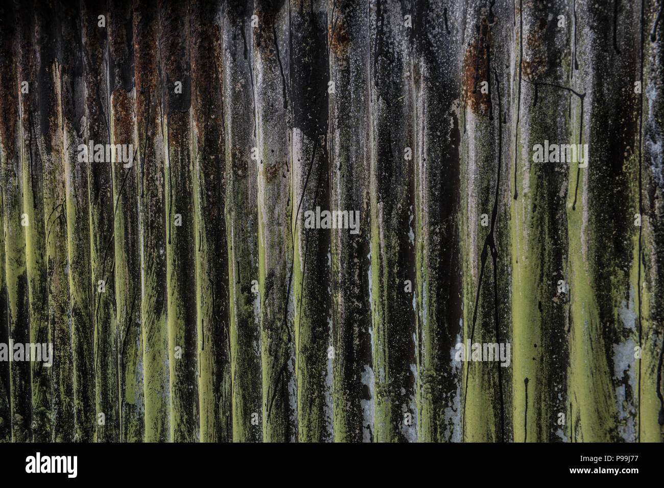 Corrugated metal shed hires stock photography and images Alamy