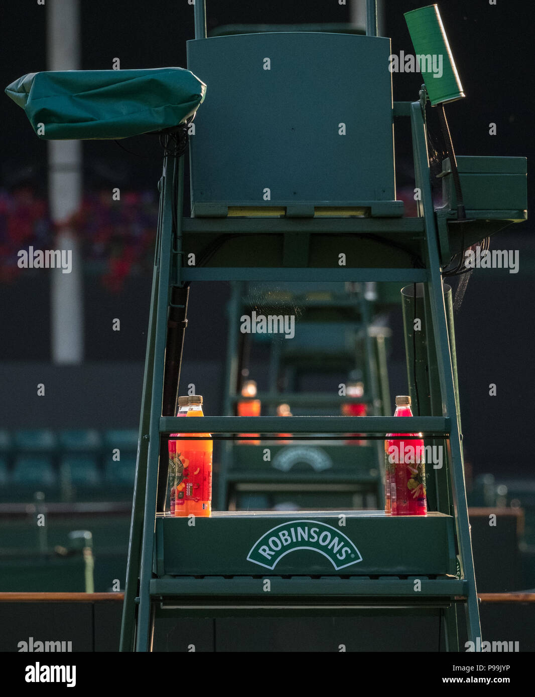 Wimbledon London 2018 Umpire s Seats In The Tennis Courts With wimbledon-london-2018-umpire-s-seats-in-the-tennis-courts-with