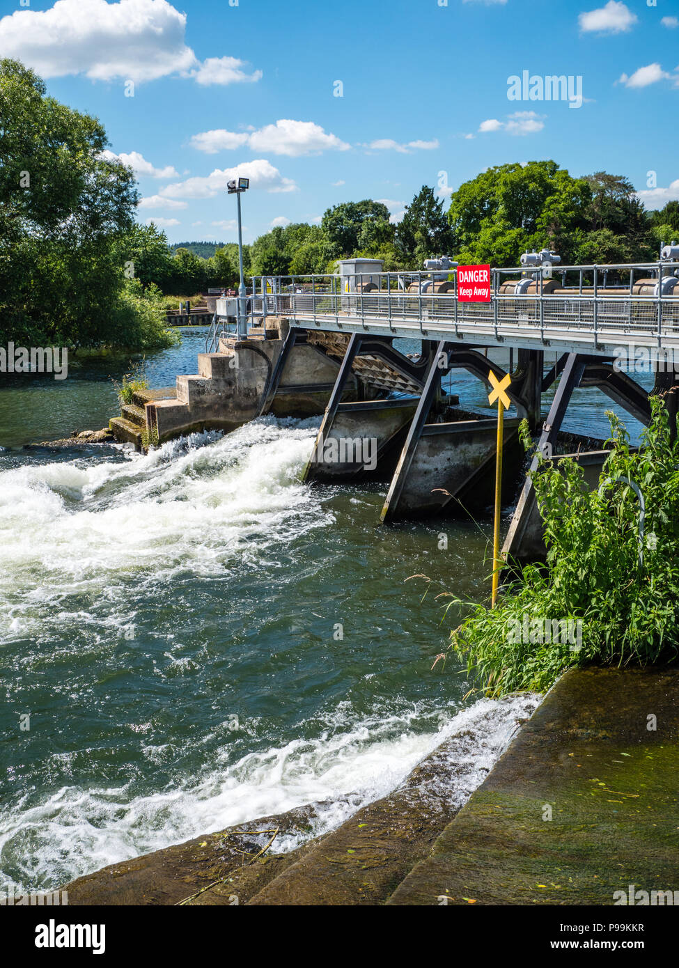 Wier, Hambleden Lock and Weir, River Thames, Berkshire, England, UK, GB Stock Photo Alamy Wier, Hambleden Lock and Weir, River Thames, Berkshire, England, UK, GB Stock Photo Alamy