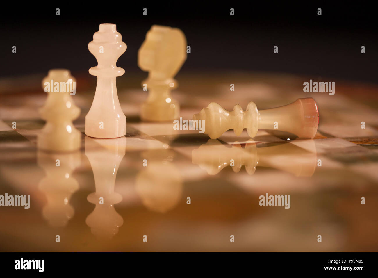 Check and mate hi-res stock photography and images - Alamy