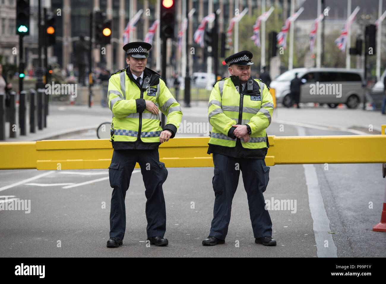 Broad Sanctuary, Whitehall, London, UK. 18th May 2016. Security in Westminster remains high this morning as hundreds of police officers and road block Stock Photo
