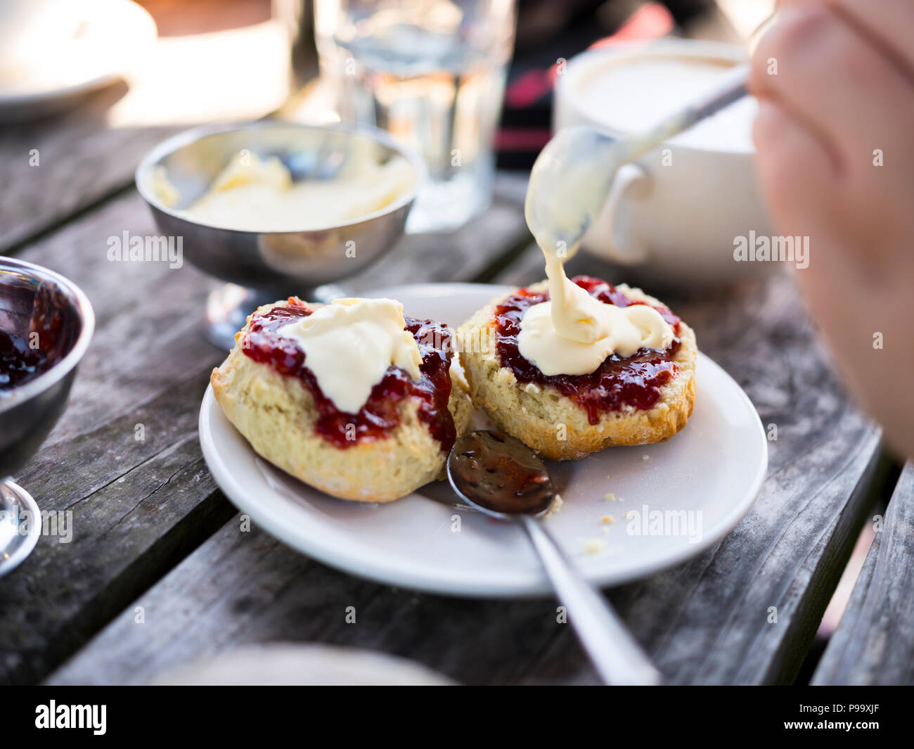 Cornish cream tea hi-res stock photography and images - Alamy