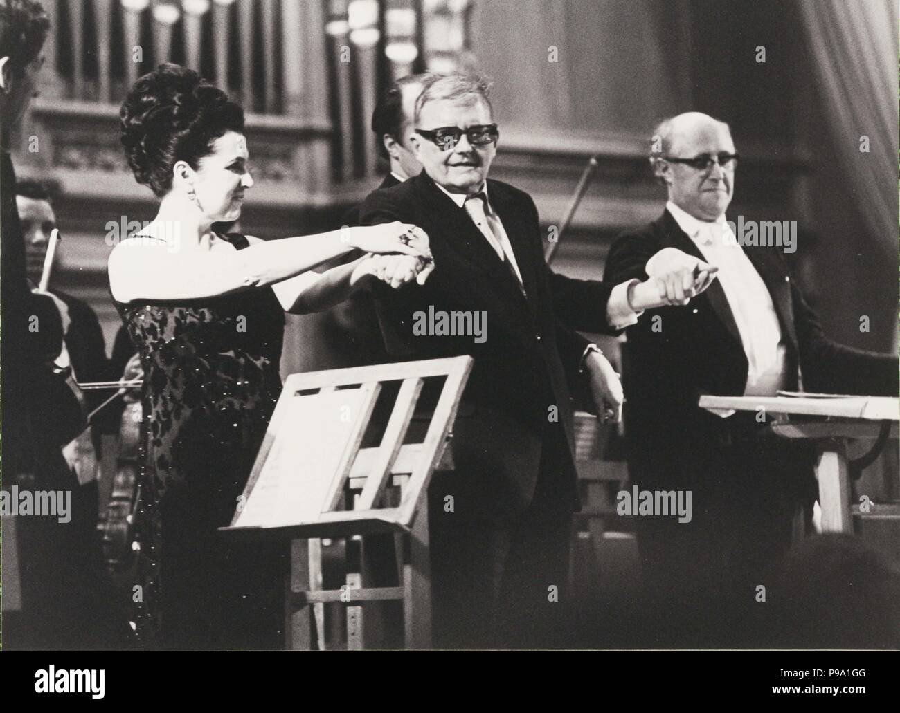 Galina Vishnevskaya, Dmitri Shostakovich and Mstislav