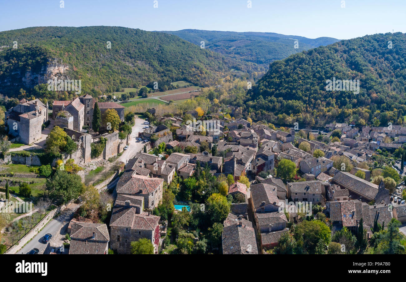 France, Tarn et Garonne, Quercy, Bruniquel, labelled Les Plus Beaux Villages de France (The Most beautiful Villages of France), village built on a roc Stock Photo