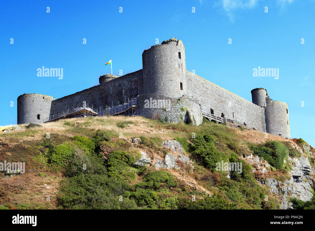 Harlech Castle in Harlech, Wales, is a medieval fortification built by Edward I during his invasion of Wales between 1282 and 1289. Stock Photo