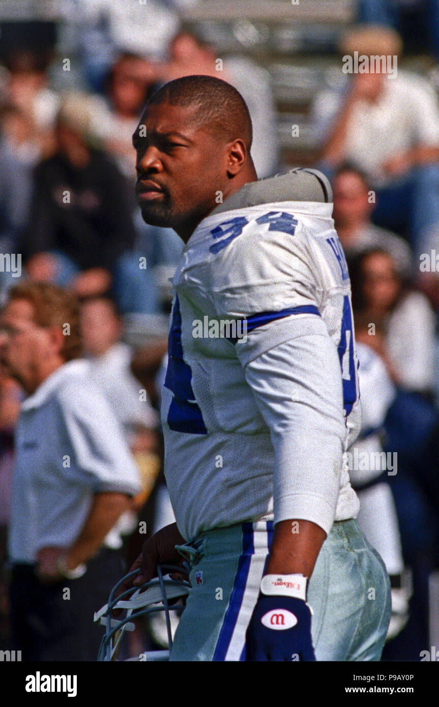 January 15, 1995 - San Francisco, California, U.S - San Francisco 49ers vs.  Dallas Cowboys at Candlestick Park Sunday, January 15, 1995. 49ers beat  Cowboys 38-28. Dallas Cowboys defensive end Charles Haley (