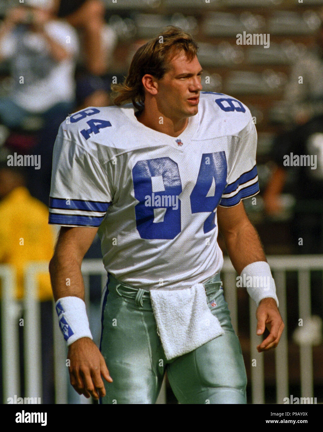 Oakland, California, USA. 19th Nov, 1995. Oakland Raiders vs. Dallas  Cowboys at Oakland Alameda County Coliseum Sunday, November 19, 1995.  Cowboys beat Raiders 34-21. Dallas Cowboys tight end Jay Novacek Credit: Al